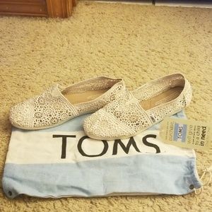 White Lace Toms